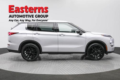 2023 Mitsubishi Outlander SE Special Edition 2WD