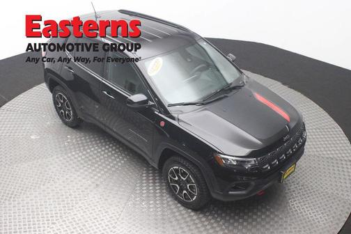 Diamond Black Crystal Pearlcoat 2025 Jeep Compass Trailhawk