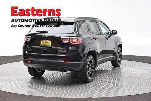Diamond Black Crystal Pearlcoat 2025 Jeep Compass Trailhawk