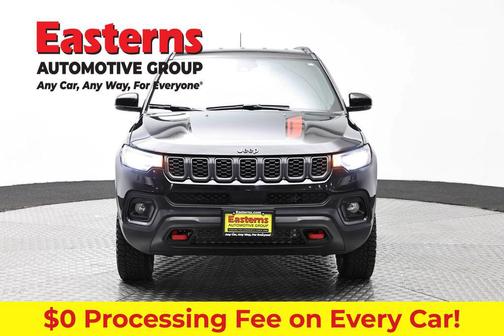 Diamond Black Crystal Pearlcoat 2025 Jeep Compass Trailhawk