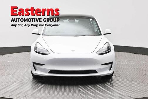 Pearl White Multi-Coat 2023 Tesla Model 3 Standard Range