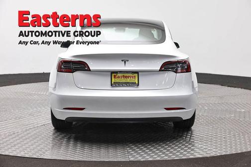 Pearl White Multi-Coat 2023 Tesla Model 3 Standard Range