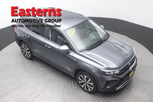 Gray 2022 Volkswagen Taos 1.5T SE