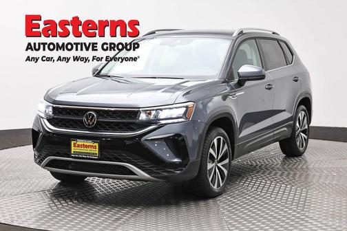 Gray 2022 Volkswagen Taos 1.5T SE