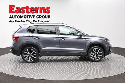 Gray 2022 Volkswagen Taos 1.5T SE