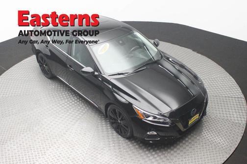 Super Black 2022 Nissan Altima SR VC-Turbo FWD