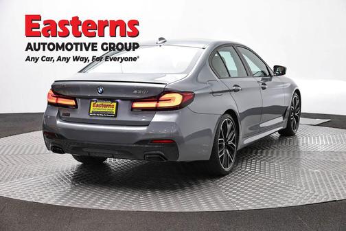 Skyscraper Gray Metallic 2023 BMW 530 i