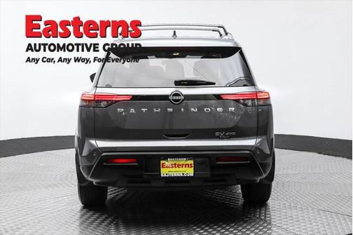2022 Nissan Pathfinder SV 4WD