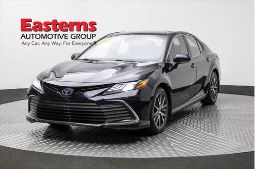 2022 Toyota Camry Hybrid XLE