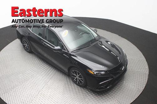Midnight Black Metallic 2024 Toyota Camry SE