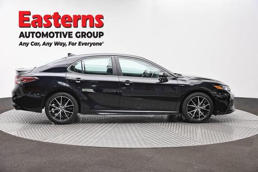 Midnight Black Metallic 2024 Toyota Camry SE