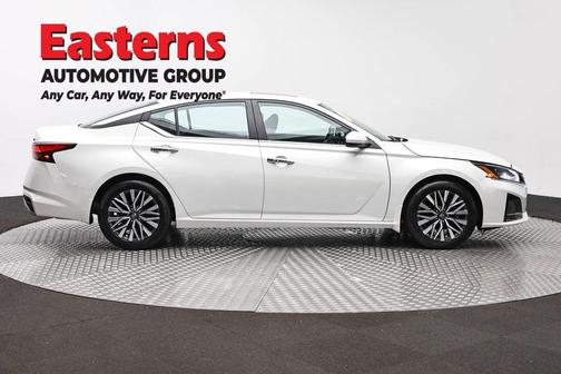 Pearl White Tricoat 2024 Nissan Altima 2.5 SV