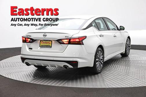 Pearl White Tricoat 2024 Nissan Altima 2.5 SV