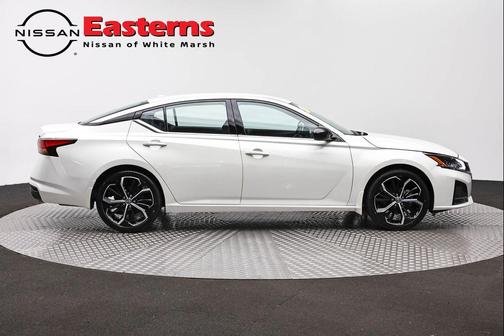 Pearl White Tricoat 2025 Nissan Altima SR FWD