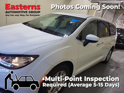 2022 Chrysler Voyager LX