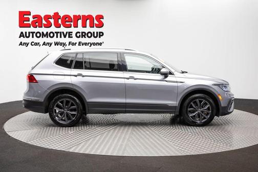 Pyrite Silver Metallic 2024 Volkswagen Tiguan 2.0T SE