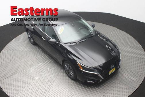 Super Black 2025 Nissan Altima 2.5 SV