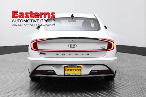 2022 Hyundai SONATA Hybrid Base