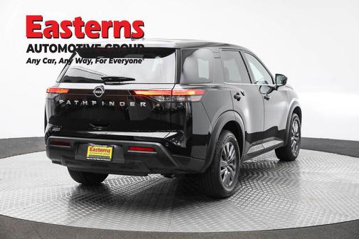 2022 Nissan Pathfinder S 4WD