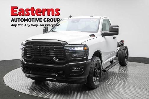 2025 RAM 3500 Tradesman Regular Cab 4x2 8' Box