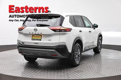 Glacier White 2023 Nissan Rogue S