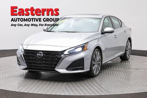 Brilliant Silver Metallic 2023 Nissan Altima 2.5 SL