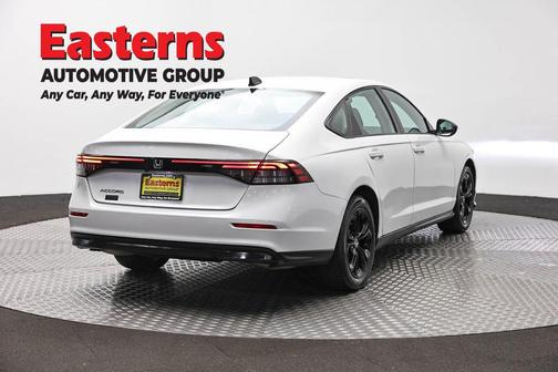 Platinum White Pearl 2025 Honda Accord SE