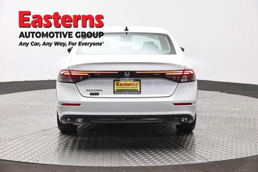 Platinum White Pearl 2025 Honda Accord SE