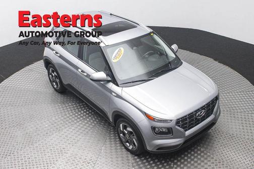Shimmering Silver 2025 Hyundai VENUE SEL