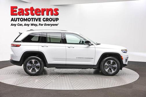 Bright White Clearcoat 2022 Jeep Grand Cherokee 4xe Base