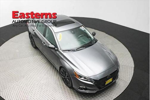 2022 Nissan Altima SR FWD