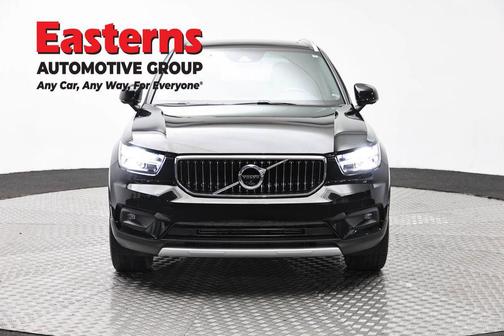 Black 2022 Volvo XC40 T5 Inscription