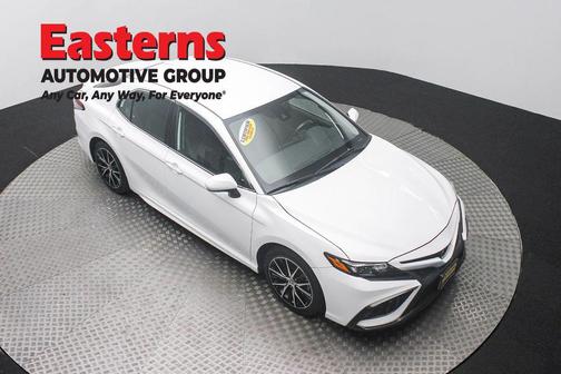 Ice Cap 2024 Toyota Camry SE