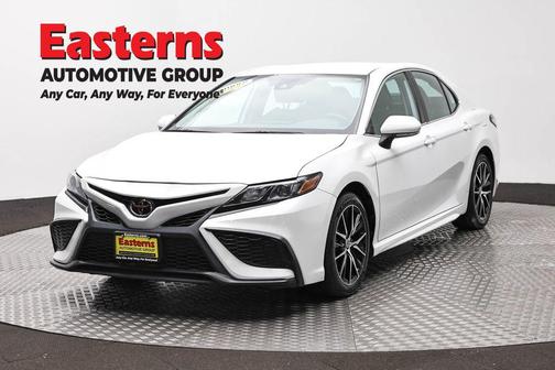 Ice Cap 2024 Toyota Camry SE