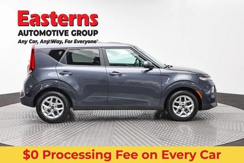 Gravity Gray 2022 Kia Soul LX