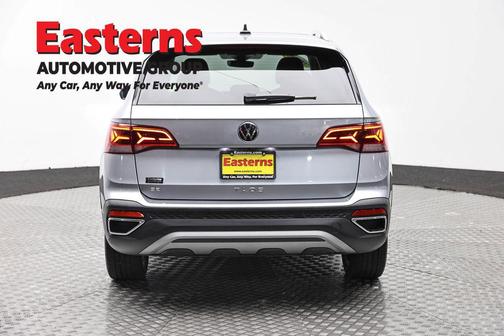 Pyrite Silver Metallic 2024 Volkswagen Taos 1.5T SE