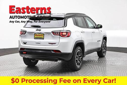 Bright White Clearcoat 2025 Jeep Compass Trailhawk