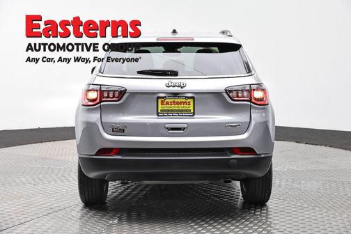 Baltic Gray Metallic Clearcoat 2024 Jeep Compass Latitude