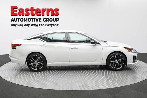 2023 Nissan Altima SR FWD