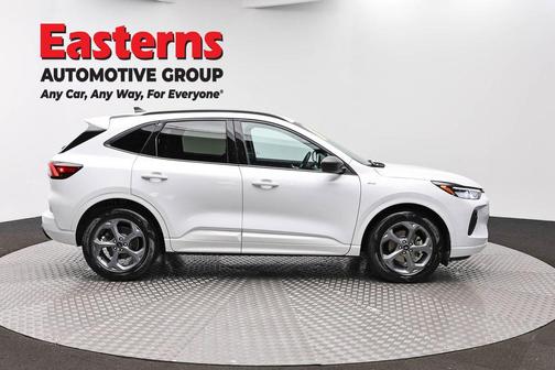 Oxford White 2023 Ford Escape ST-Line