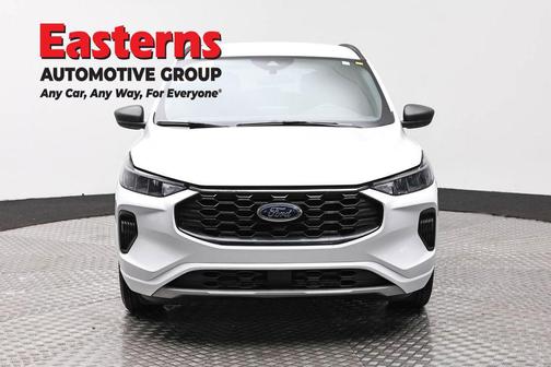 Oxford White 2023 Ford Escape ST-Line