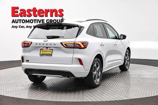 Oxford White 2023 Ford Escape ST-Line