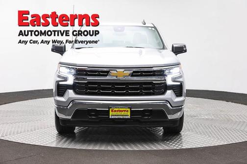 Silver Ice Metallic 2022 Chevrolet Silverado 1500 LT