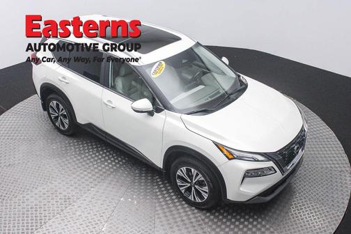 Pearl White Tricoat 2023 Nissan Rogue SV