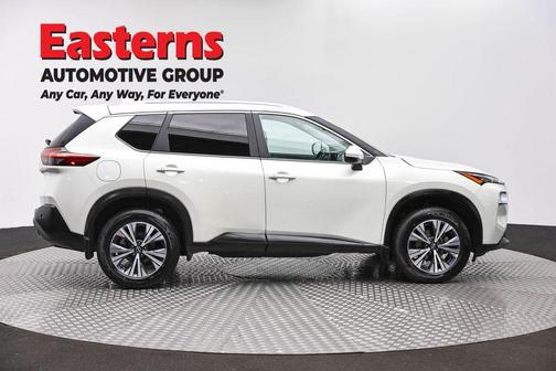 Pearl White Tricoat 2023 Nissan Rogue SV