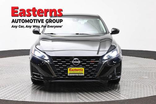 Super Black Clearcoat 2024 Nissan Altima SR FWD