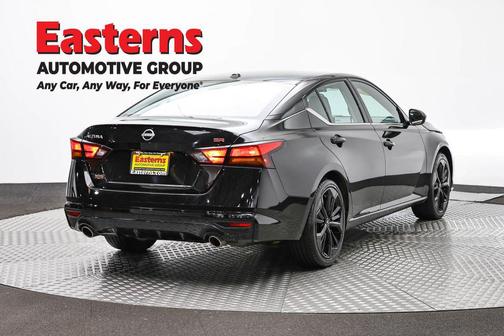 Super Black Clearcoat 2024 Nissan Altima SR FWD