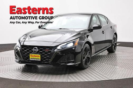 Super Black Clearcoat 2024 Nissan Altima SR FWD