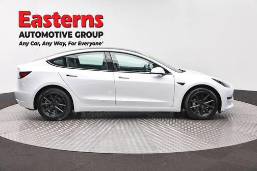 Pearl White Multi-Coat 2023 Tesla Model 3 Standard Range