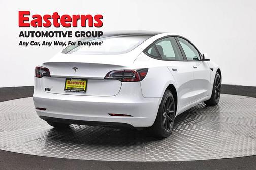 Pearl White Multi-Coat 2023 Tesla Model 3 Standard Range